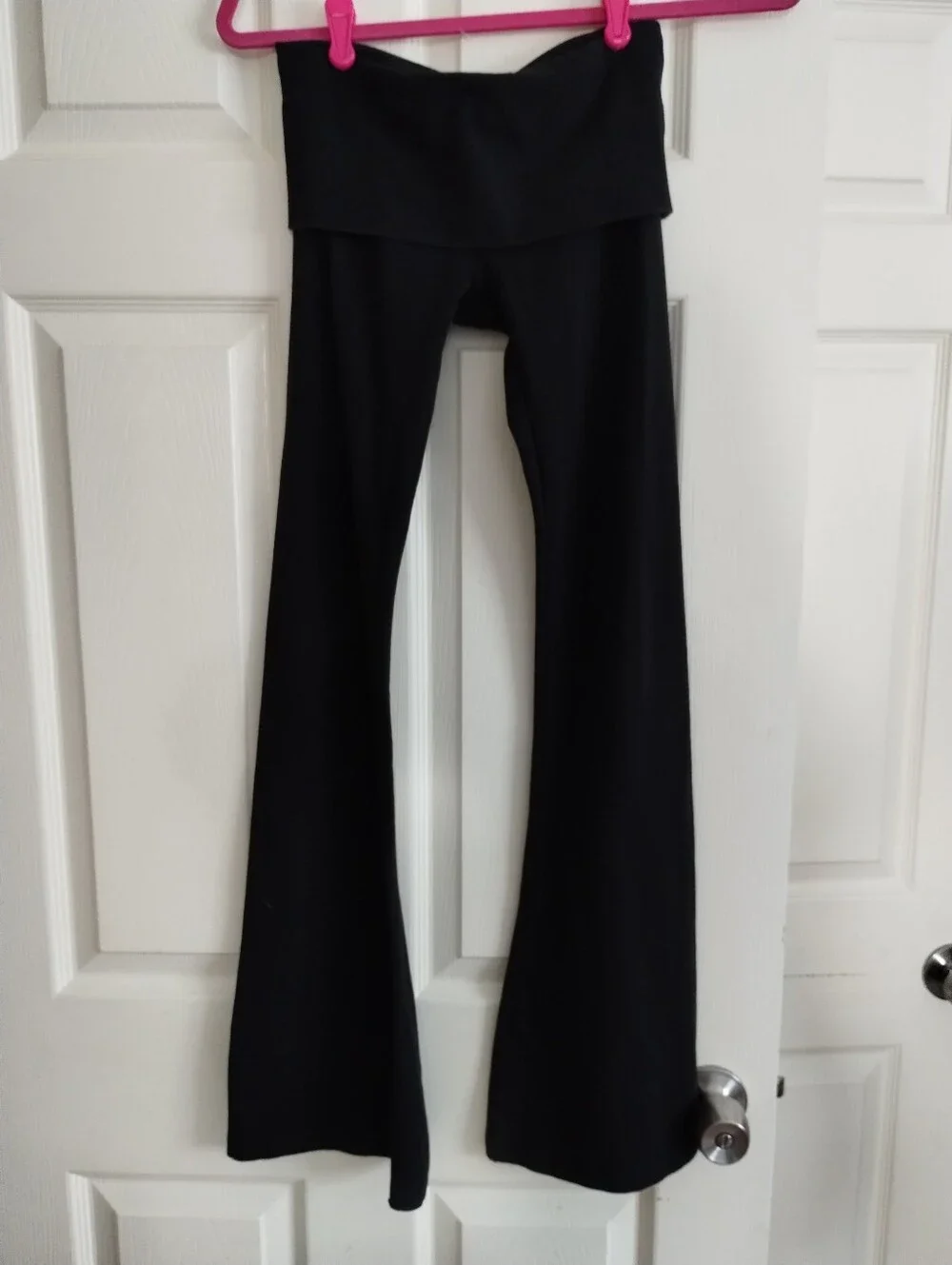 PINK Victorias Secret Rhinestone Logo Fold-Over Waist Yoga Pants - Black XS